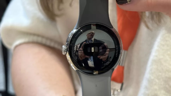 Pixel Watch có nhiều cảm biến để theo dõi trạng thái sức khỏe