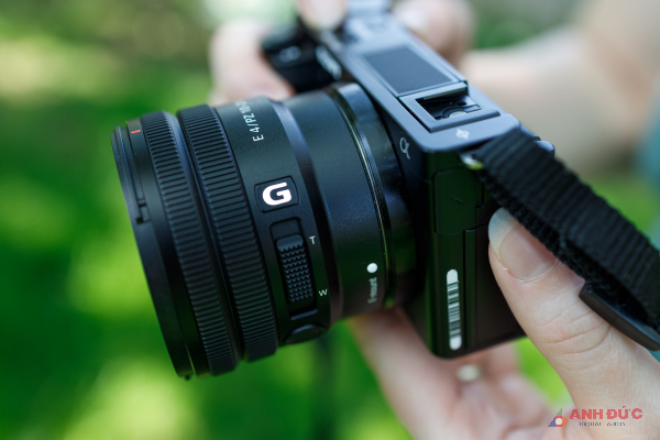 Sony E PZ 10-20mm F4 G là ống kính góc rộng nhỏ gọn nhất cho máy ảnh APS-C
