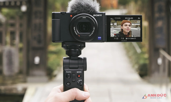 Sony ZV-1F có thể được sử dụng làm công cụ livestream và webcam thông qua kết nối USB
