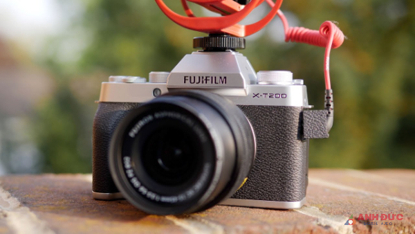 Fujifilm X-T200 là một máy ảnh với mức giá hấp dẫn và nhiều tính năng dành cho vlogger
