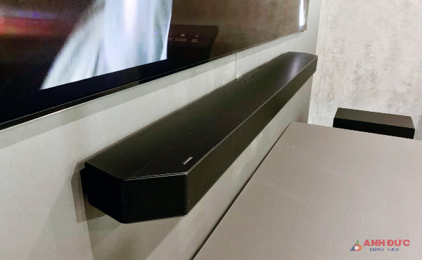 HW-Q990B là soundbar đầu tiên hỗ trợ phát trực tuyến Dolby Atmos không dây với các TV Samsung tương thích