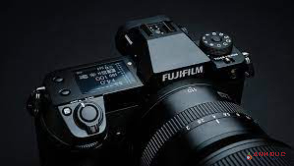 Fujifilm GFX 100S sở hữu cảm biến lớn vơi chất lượng hình ảnh ấn tượng