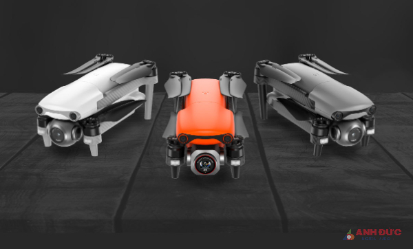 Cả 2 flycam đều có cảm ứng 1-inch, nhưng camera của Lite+ có thể điều khiển được khẩu độ