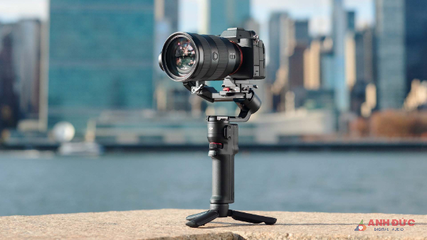 RS3 Mini hỗ trợ một số máy ảnh fullframe như Sony a7S III và ống kính FE 24-70mm F2.8 GM