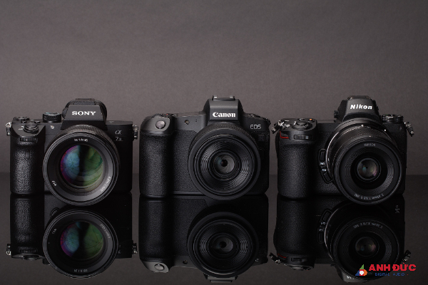 Canon, Sony và Nikon tạo nên thế 3 chân trong làng máy ảnh thế giới