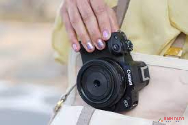 Canon giới thiệu một ống kính nhỏ gọn khác là RF 28mm F2.8 STM