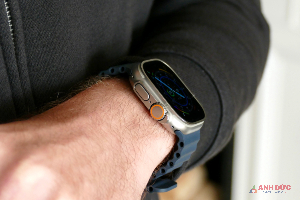 Viên pin Watch Ultra có dung lượng lớn hơn và cho thời gian sử dụng lên đến 36 tiếng