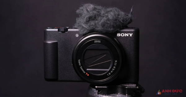 Sony đã thay đổi ống kính 24-70mm trên ZV-1 trở thành 18-50mm trên ZV-1 II