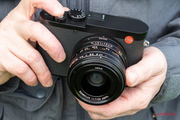 Leica Q3 sử dụng cảm biến Fullframe BSI CMOS 60MP đã từng xuất hiện trên Leica M11 nhưng đã có hệ thống lấy nét theo pha