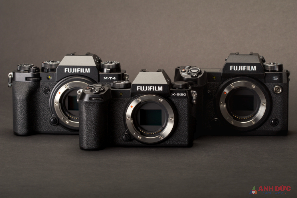 Fujifilm X-S20 mang nhiều đặc điểm giống với những dòng máy cao cấp hơn của nó