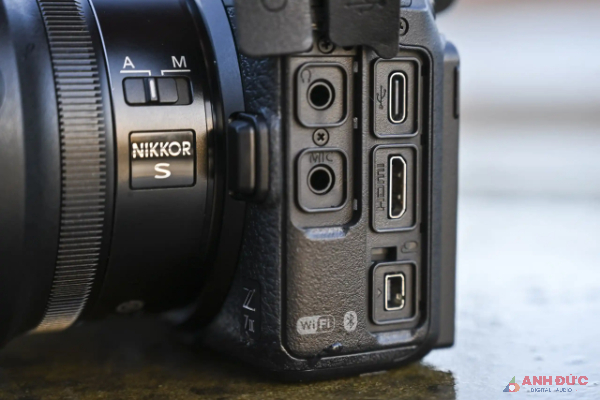 Cá nhà quay phim cũng sẽ được hỗ trợ khi Nikon Z7 II có nhiều cổng kết nối