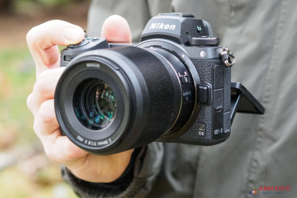 Tất cả các đặc điểm nối bật từ dòng máy DSLR đều xuất hiện trên Nikon Z6 II
