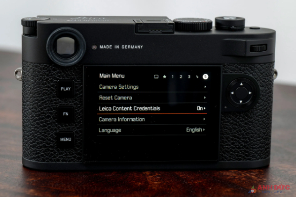 Tính năng xác thực nội dung số trên Leica M11-P
