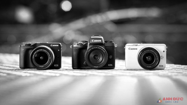 Nói về hệ thống Canon EF-M, đây là bước đột phá đầu tiên khi tiến vào thị trường máy ảnh không gương lật từ năm 2012