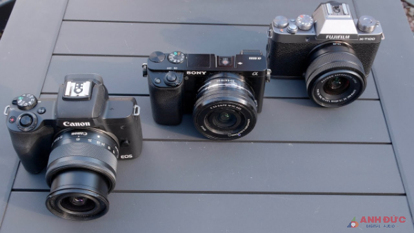Canon EF-M chịu nhiều cạnh tranh từ các dòng máy APS-C khác từ Sony và Fujifilm