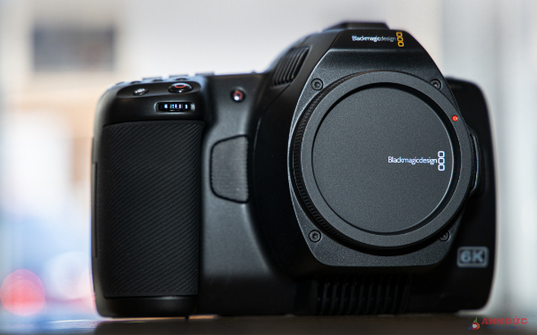 Máy quay Cinema Camera 6K có thiết kế gần tương đồng với dòng máy quay Pocket trước đây