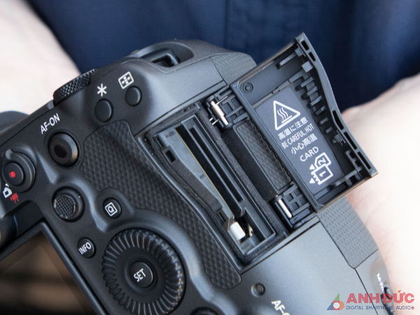 Canon R1 có thể sẽ được trang bị 2 khe thẻ CFexpress thay vì chỉ 1 khe thẻ CFexpress và 1 khe thẻ SD