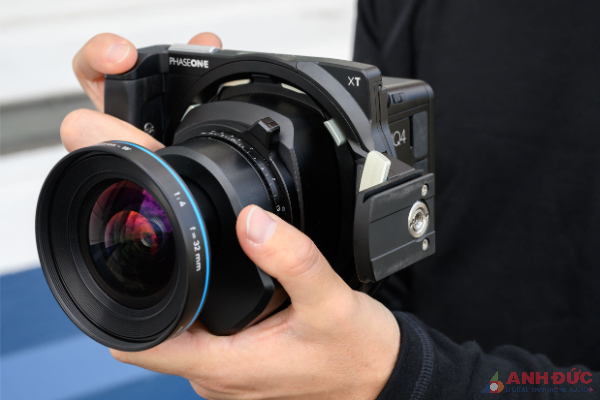 Phase One XT là một chiếc máy ảnh đặc biệt trên khía cạnh kĩ thuật và mục đích mà nó phục vụ