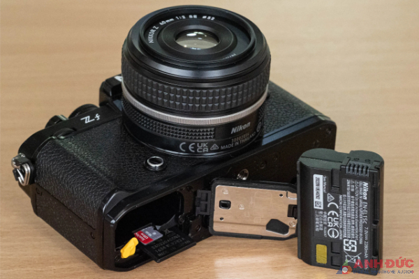 Nikon Zf sử dụng pin EN-EL15c tương tự như trên Z6 II và Z7 II
