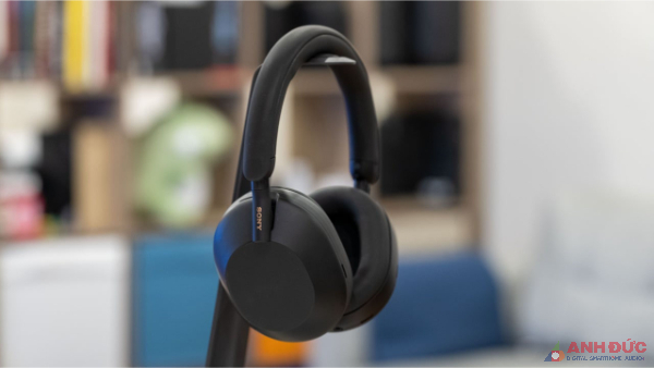 Sony đã cải thiện một số chi tiết để giúp tai nghe hiện dại và sang trọng hơn