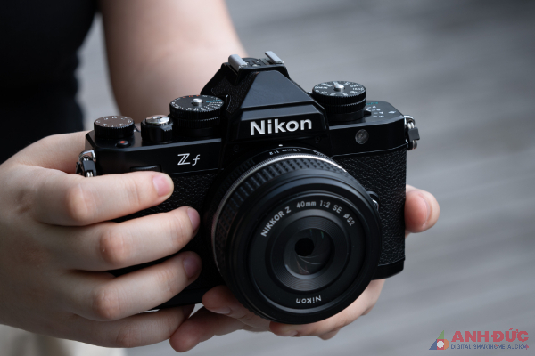 Nikon Zf với thiết kế cổ điển đẹp mắt