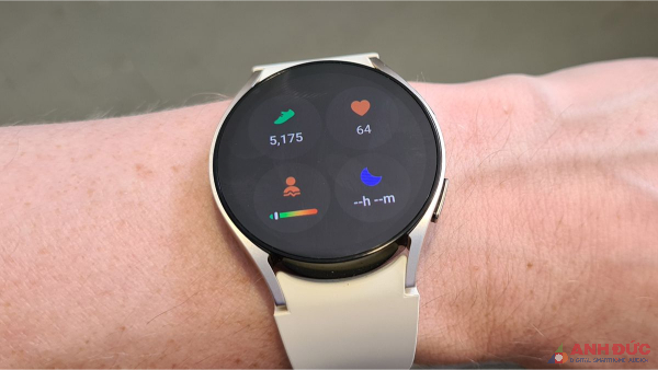 Galaxy Watch 6 hiển thị vắn tắt các thông tin về sức khỏe và tập luyện