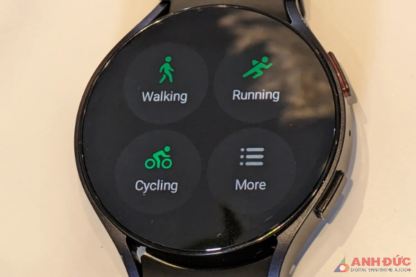 Samsung Galaxy 6 có các tính năng hỗ trợ cho các môn thể thao như chạy bộ, đi bộ hay đạp xe