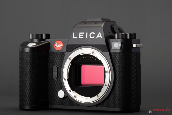 Leica SL3 sở hữu cảm biến cảm biến fullframe BSI CMOS 60MP trong thân máy kim loại